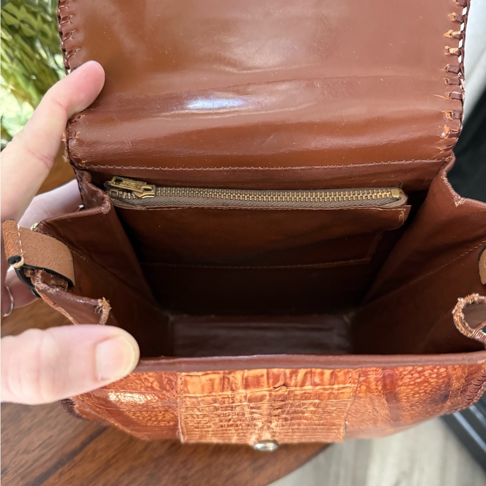 Vintage Cuban Genuine Alligator Purse (1950s) - Picture 10 of 12